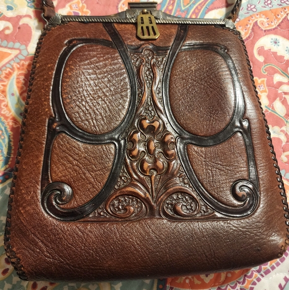 Antique Turnlog Tooled Leather Handbag - Picture 3 of 14